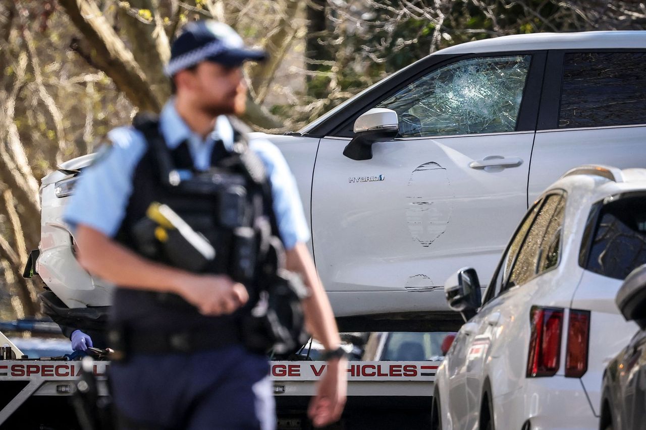 1756699244 942 Sydney Russian Consulate Car Crash 39 Year Old Arrested Police Officer Injured