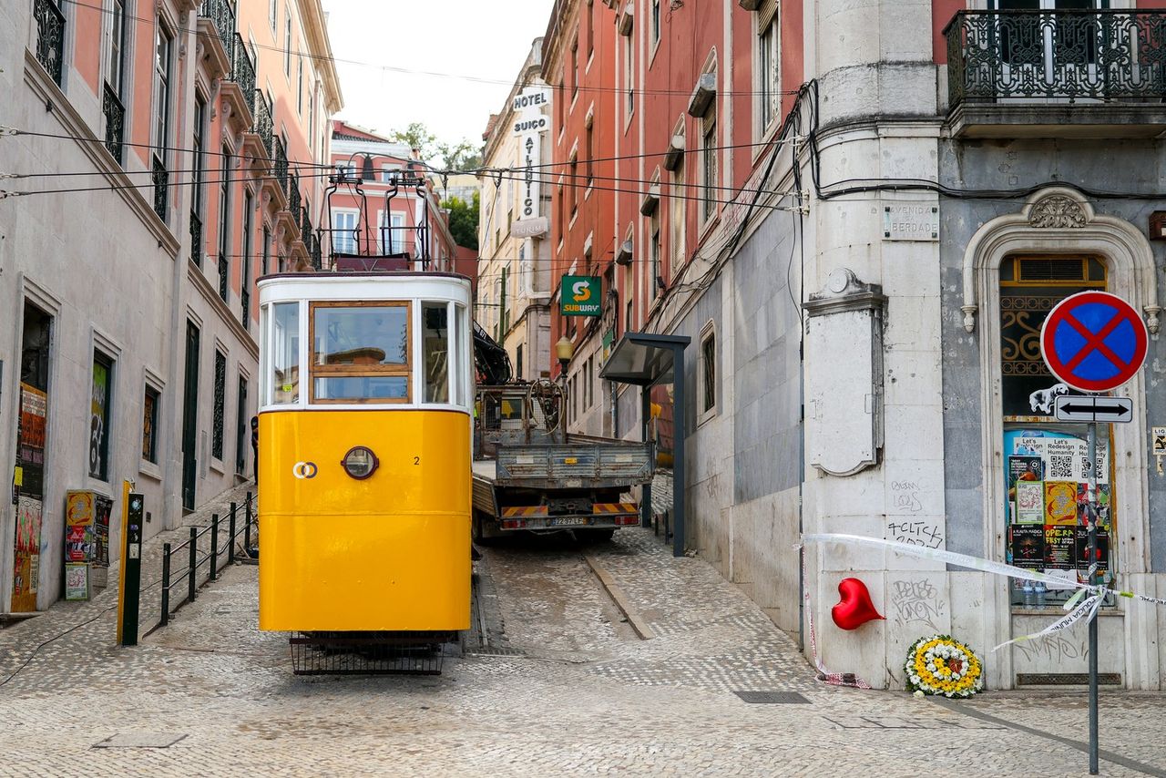 1757224711 60 Report Broken Cable Caused Lisbon Funicular Crash 16 Dead