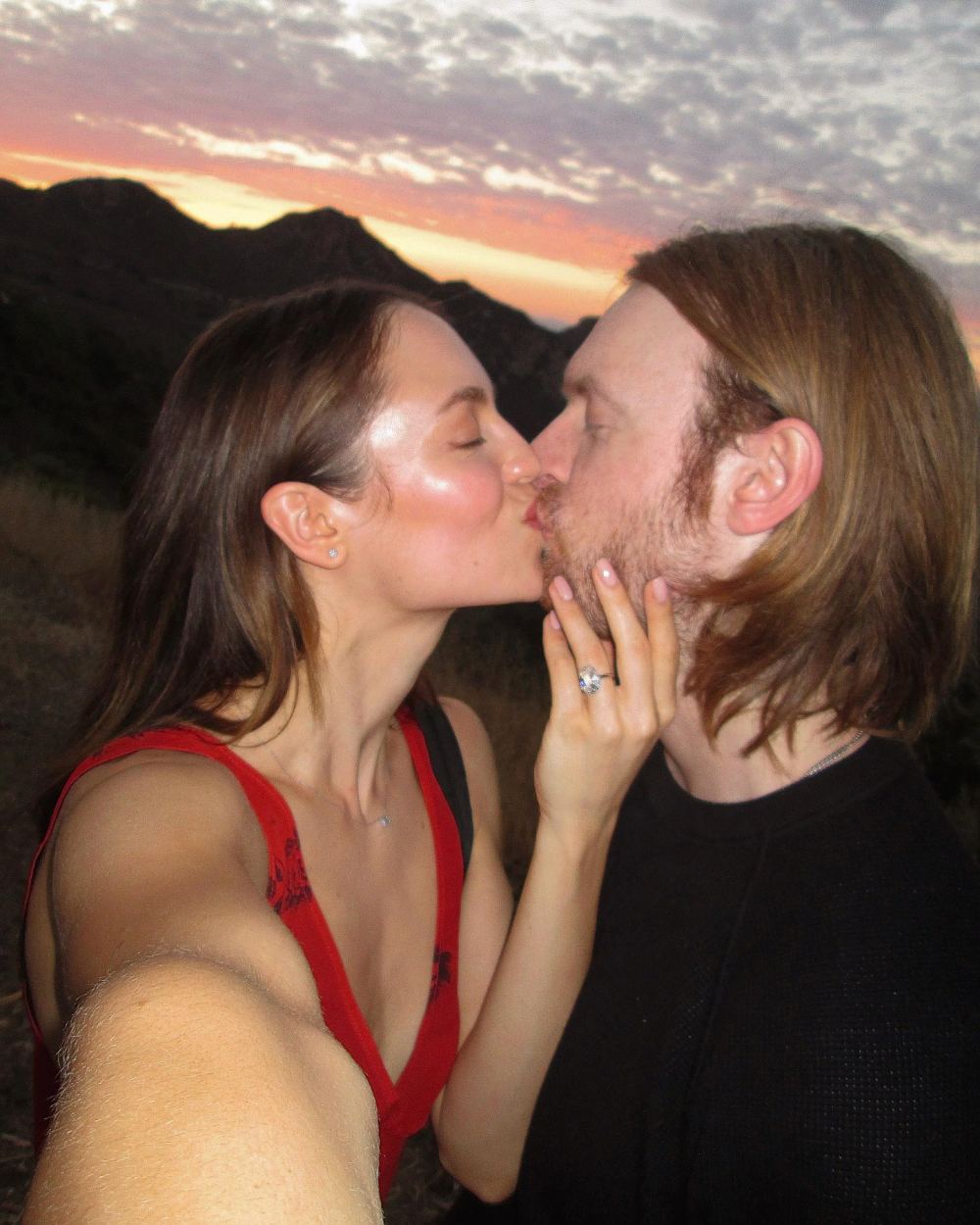 Finneas Engaged to Claudia Sulewski: Dazzling 6-7 Carat Ring Valued at $500K Claudia Sulewski's Engagement Ring from Billie Eilish's Brother Finneas