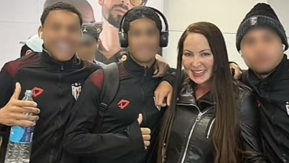 Atlético Goianiense expels three youth players after they shared a photo with a porn actress