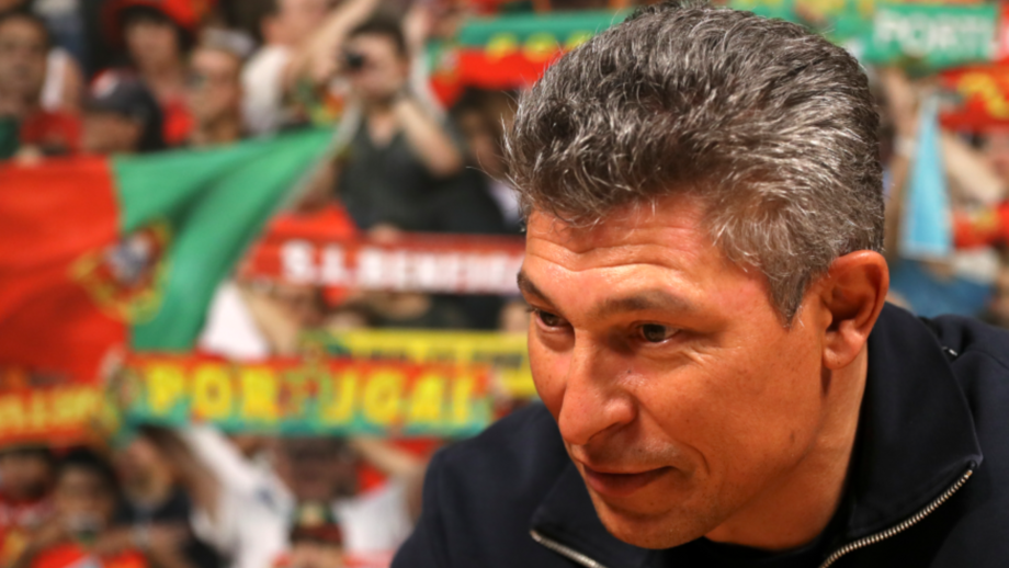 Balakov with Portuguese fans in the background