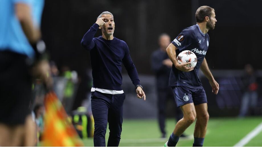 Carlos Vicens, Sporting Braga coach, facing Feyenoord