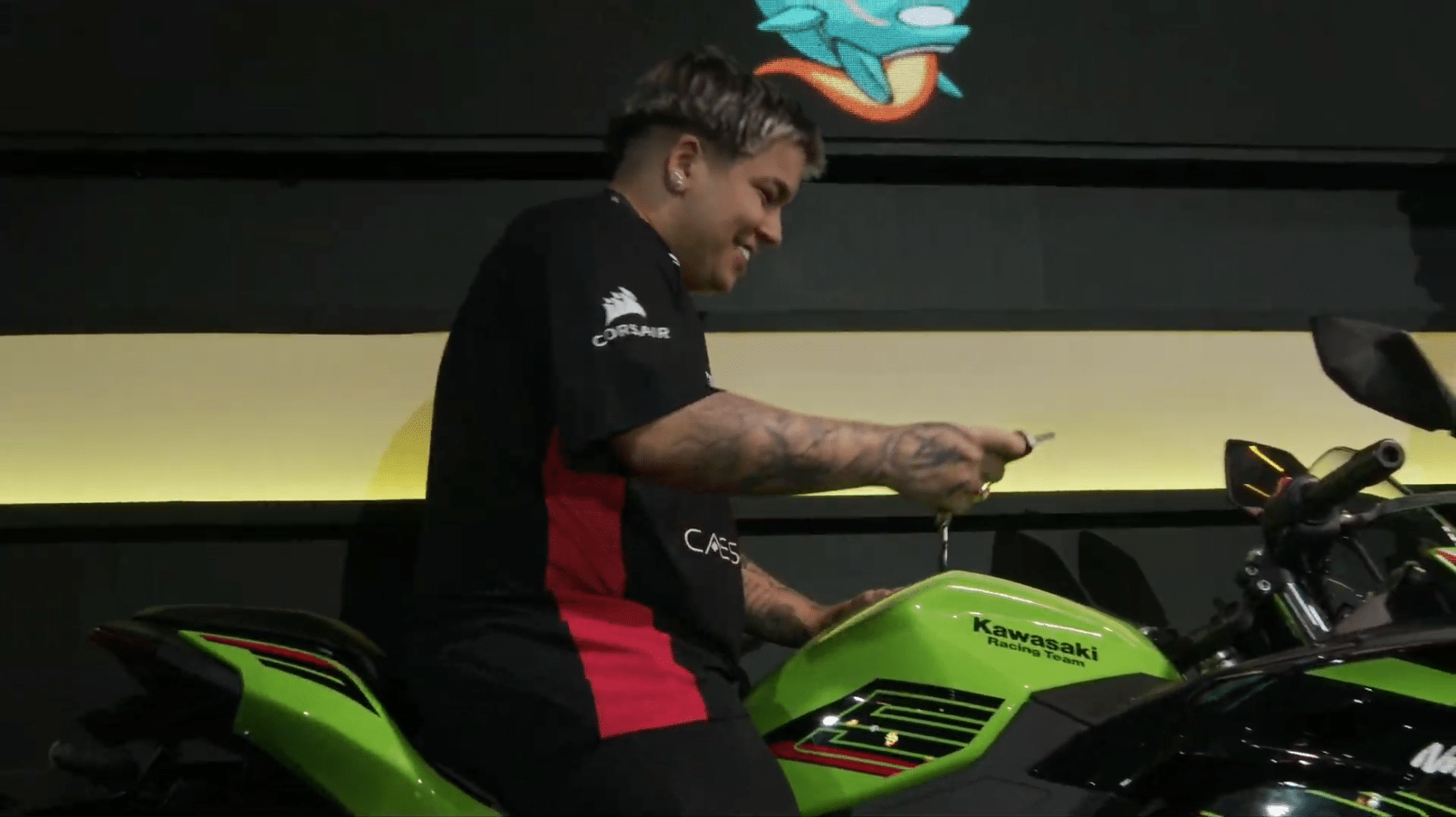 Award-winning player as MVP of the Lidoma Challenge of FF receiving prize