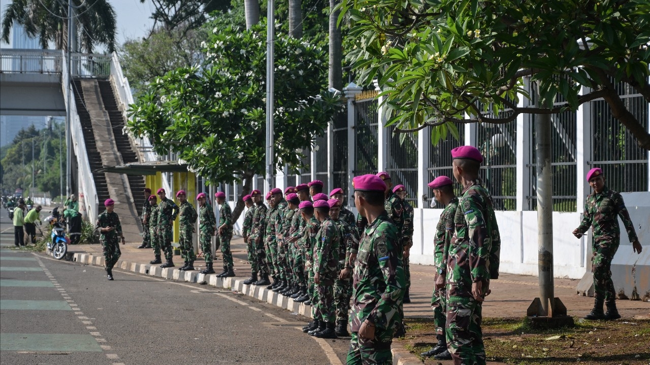 อินโดฯ เข้มงวดความปลอดภัย ตร.ตั้งจุดตรวจทั่วจาการ์ตา หวั่นม็อบขยายวงรุนแรง