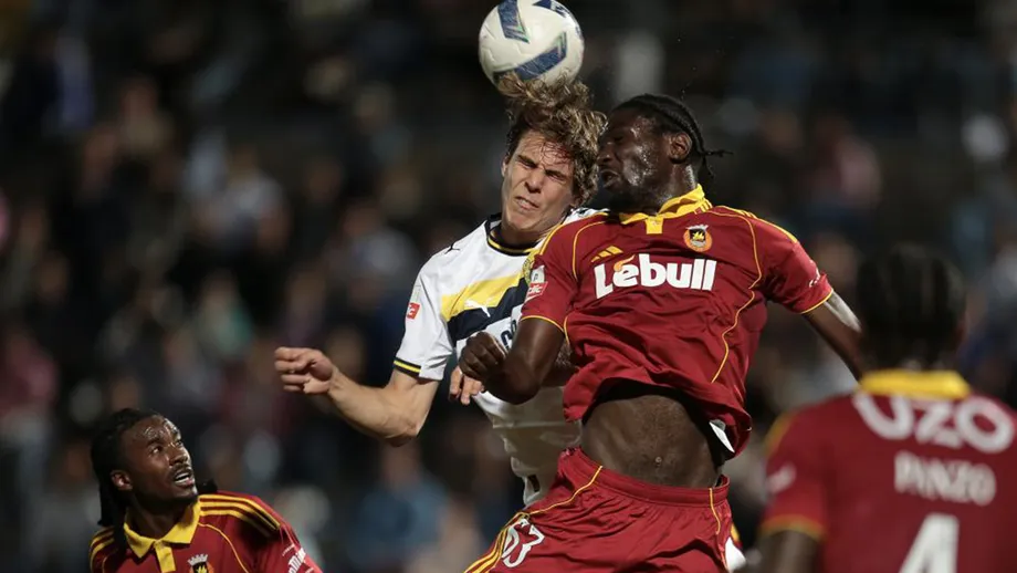 Lomboto debuts as a starter three years later, in Famalicão