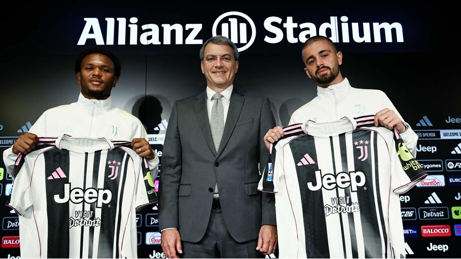 Juventus introduces Openda (left) and Zhegrova (right)