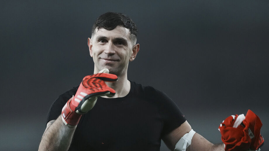 Emiliano Martínez is the chosen one for Manchester United's goal