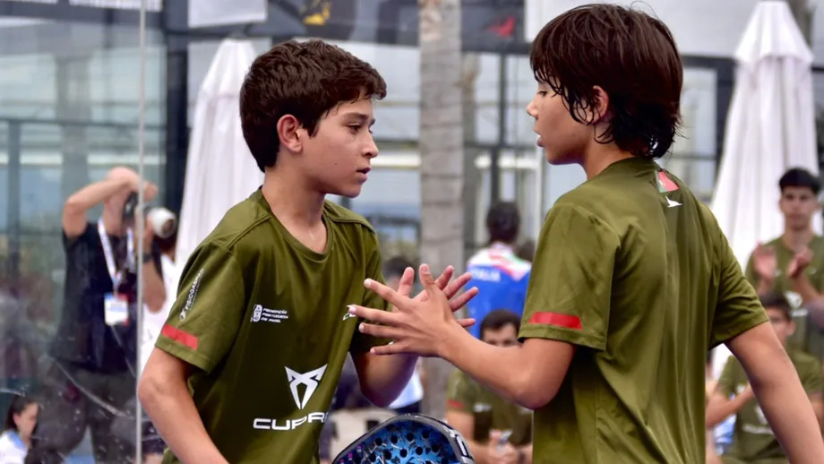 Portugal Padel Juniors Debut: Mixed Fortunes at Reus World Championship The young Portuguese in action at the Youth World Championship in Reus