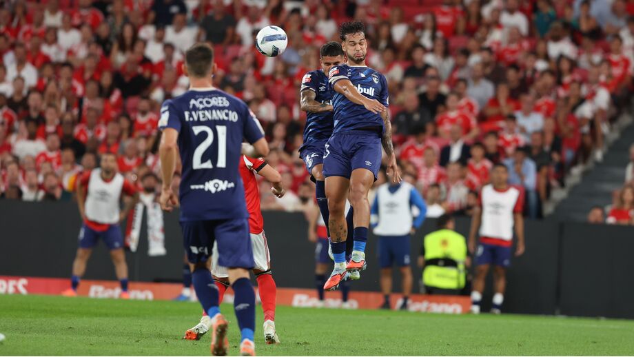 Sidney Lima Hails Santa Clara's Attitude, Comforts Idol Otamendi After Benfica Draw Error Sidney Lima