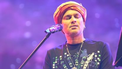 Zubeen Garg: Crowds gathered for Zubeen's last rites, body reached Guwahati; CM Himanta paid tribute