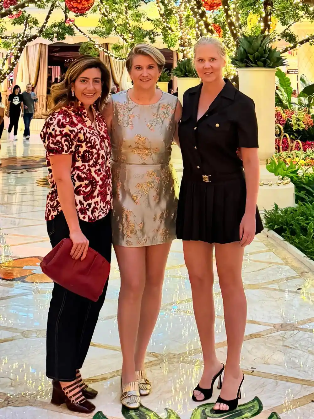 Amy Schumer displays her enviable new figure as she shows off the results of her dramatic Mounjaro weight loss image 2112891