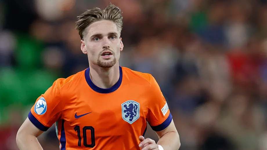 Ajax Star Kenneth Taylor on Failed FC Porto Move: 'Difficult for a Time' Kenneth Taylor, Ajax midfielder, was coveted by the Dragons