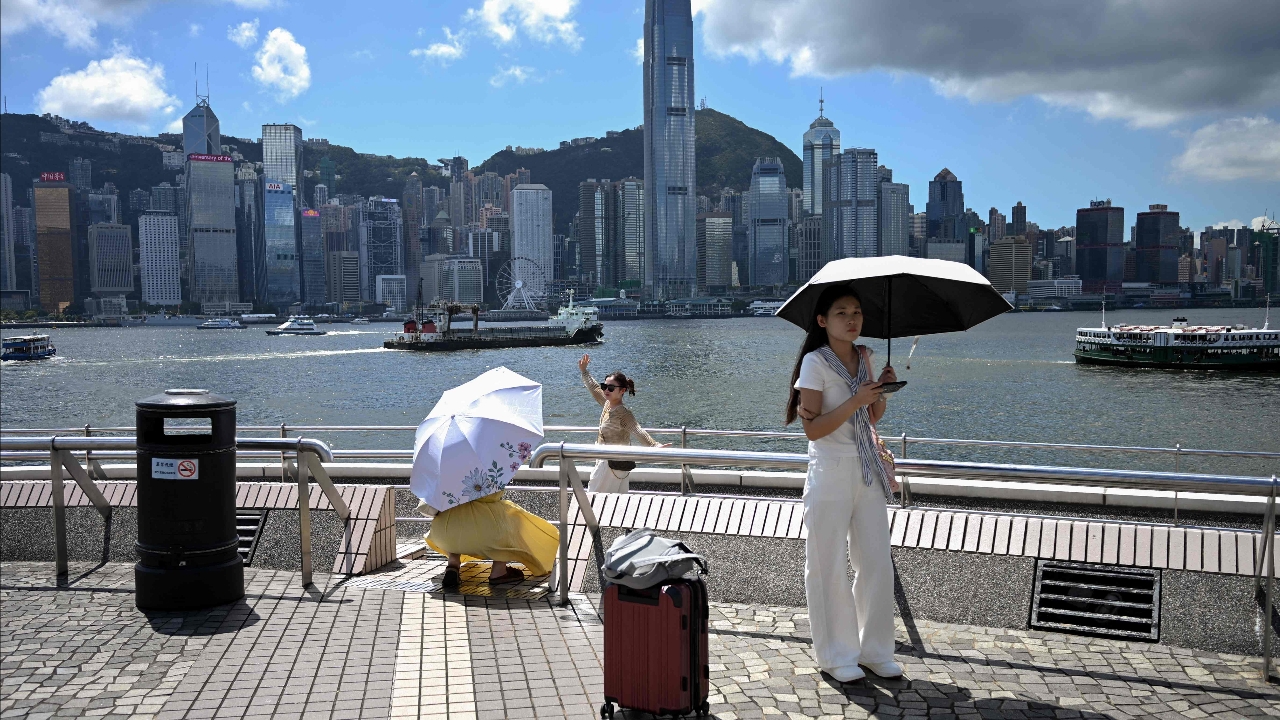 ฮ่องกงอุณหภูมิทะลุ 33 องศาหลายวันติด ตุลาคมร้อนที่สุดเท่าที่เคยมีการบันทึกมา