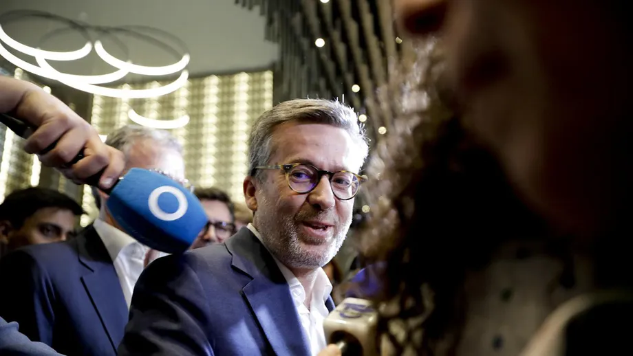 Lisbon Mayor Moedas Re-Elected, Pledges Project Continuity Carlos Moedas claims victory in Lisbon municipal elections to continue project
