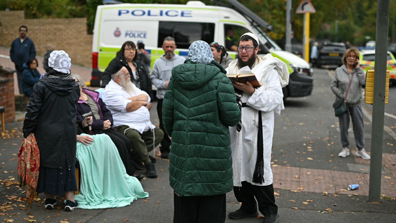 An attack occurred at a "synagogue," a Jewish place of worship in Manchester, England, resulting in 3 deaths.