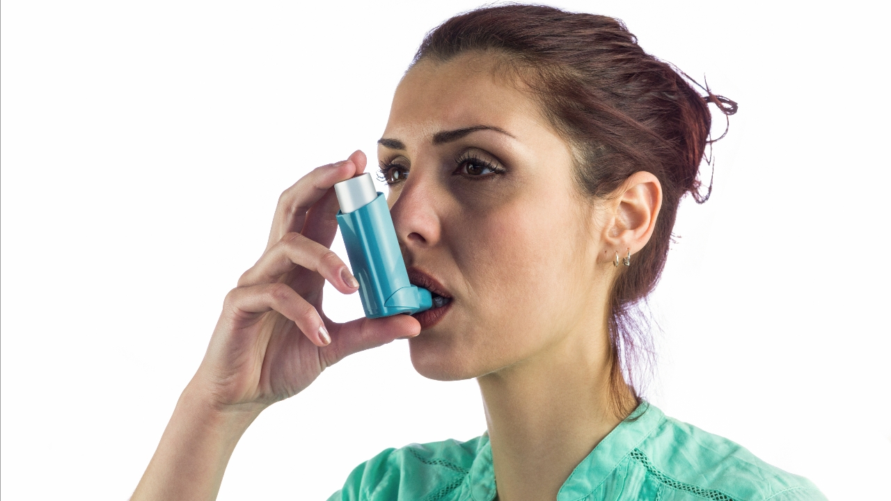 A recent study revealed that asthma inhalers in the US contribute carbon emissions equal to over 500,000 cars per year, surprising the medical community.