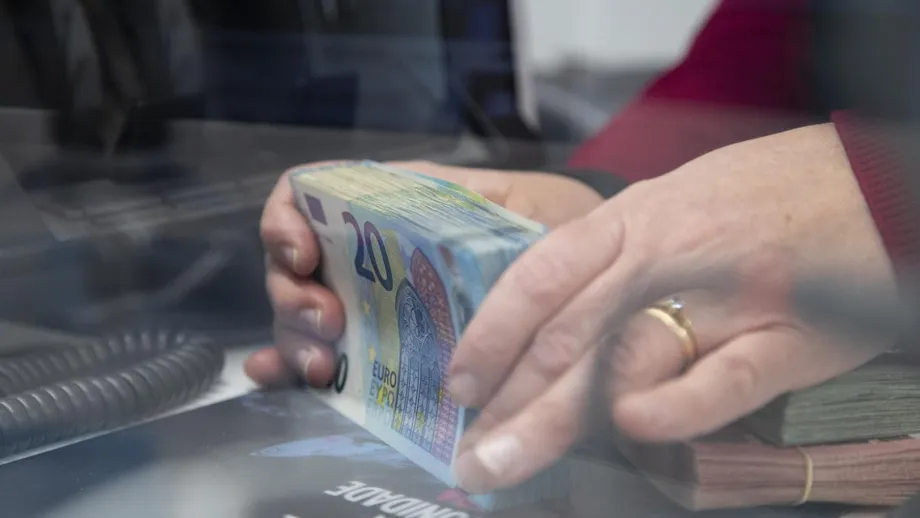 Phone Scam Costs Elderly Woman $8,600 Life Savings The suspects of the scam were caught by the PolÃcia Judiciária