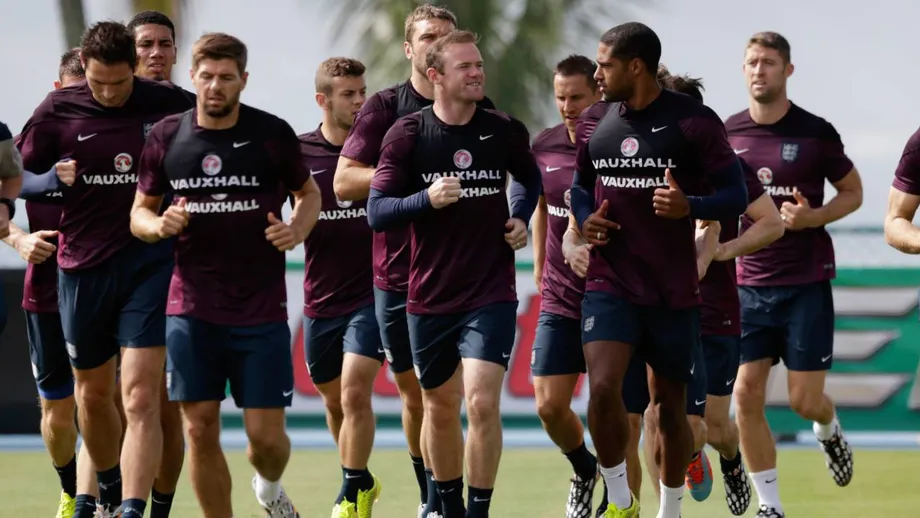 Steven Gerrard at an England national team training session in 2014