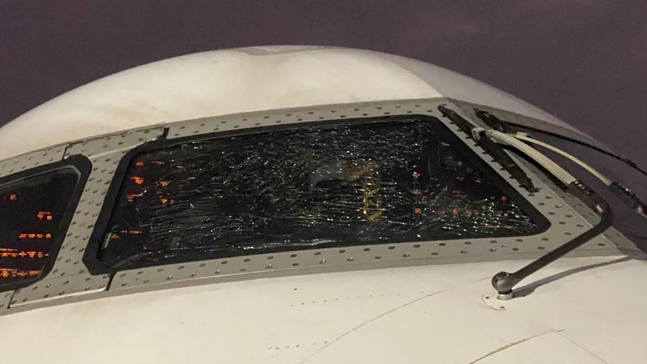 Plane suffers damage to windshield during flight
