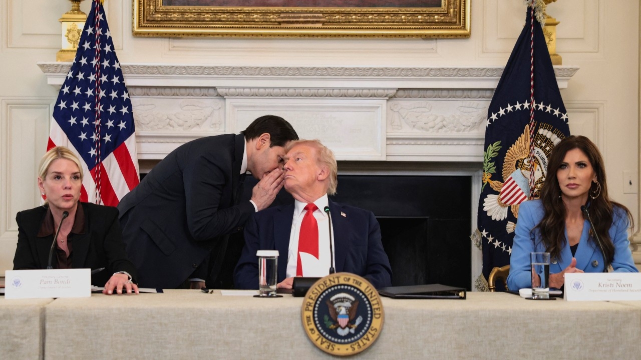 Trump expects Gaza hostages "all to return" this Monday after Israel-Hamas reach ceasefire agreement