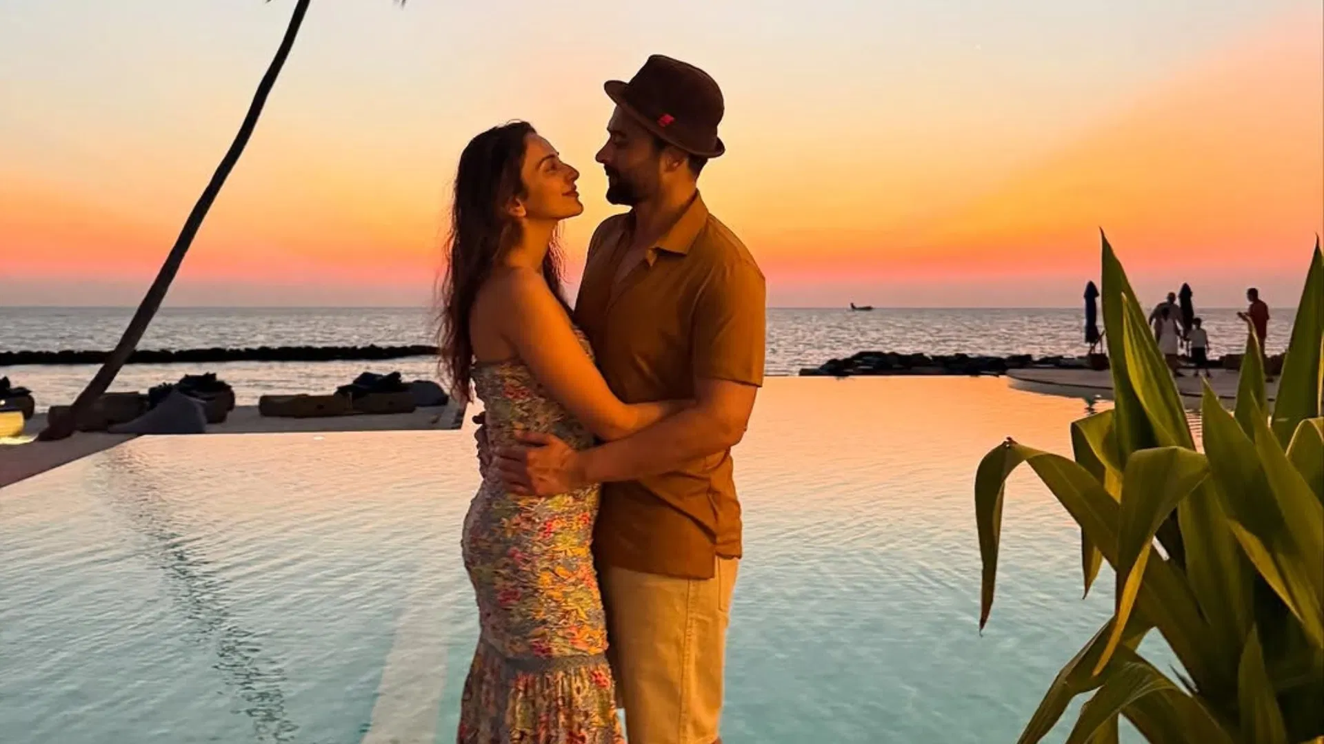 Indian Films '120 Brave,' 'Masti 4' Open Weakly, Gross Under $300K Rakul Preet Singh in De De Pyaar De 2