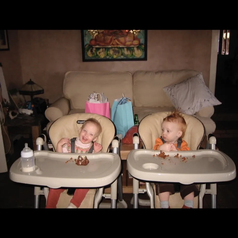 Julia Roberts Shares Rare Baby Photo to Mark Twins' 21st Birthday julia-roberts-shares-rare-photo-of-twins-to-celebrate-their-21st-birthday