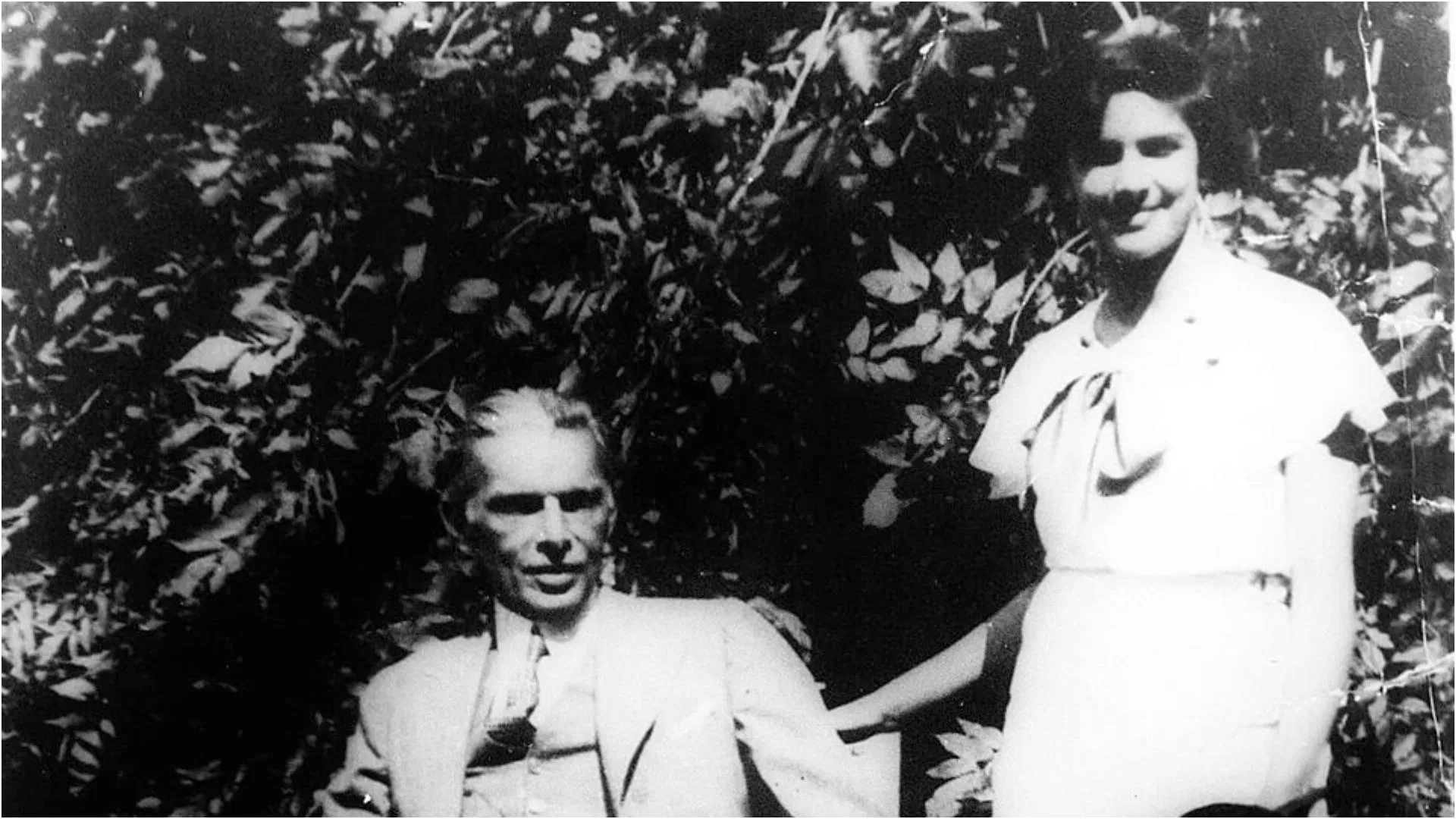 Pakistan Founder Jinnah's Great-Granddaughter Ella Wadia Debuts at Le Bal Paris Dina Wadia with father Muhammad Ali Jinnah